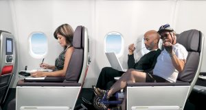 Οι επιβάτες που θα επιλέξουν το συγκεκριμένο πρόγραμμα θα κάθονται σε ειδικά διαμορφωμένες θέσεις με πετάλια