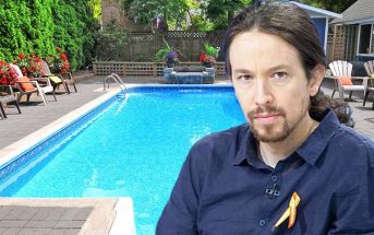 Δημοσιογράφο για να δείξει την υγρασία στην καινούργια του πισίνα κάλεσε ο Πάμπλο Ιγκλέσιας