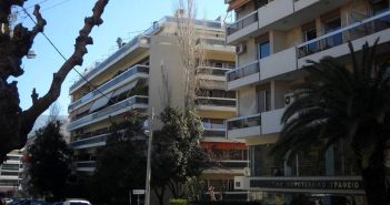 Αναστάτωση σε γειτονιά της Αθήνας από τη δήλωση άνδρα ότι δεν παρακολουθεί Μουντιάλ