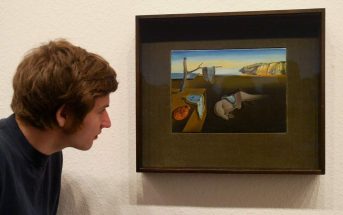 Πρωτοφανής καύσωνας στο Παρίσι: Έλιωσε πίνακας του Σαλβαντόρ Νταλί