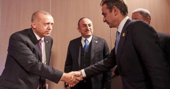 Την ομαλή ροή τουρκικών σειρών προς την Ελλάδα συμφώνησαν σε τηλεφωνική επικοινωνία Μητσοτάκης και Ερντογάν