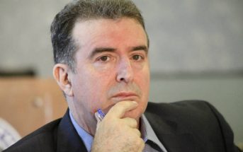 Έρευνα γιατί οι πολίτες χτυπάνε με τα κεφάλια τους τα γκλομπ των αστυνομικών ανακοίνωσε ο Μιχάλης Χρυσοχοΐδης