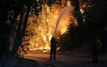 Τεράστια μαγκιά να είσαι Έλληνας πυροσβέστης, παραδέχεται η φωτιά
