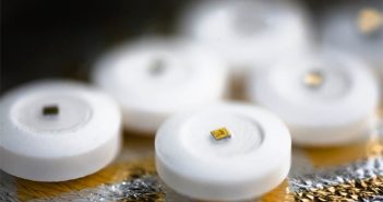 Διαθέσιμο στην Ελλάδα το χάπι κατά του κορωνοϊού ώστε να καταπίνεται το τσιπάκι πιο εύκολα